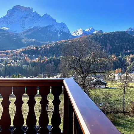 Ampezzano Con Ampia Balconata