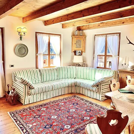 Διαμέρισμα Ampezzano Con Ampia Balconata