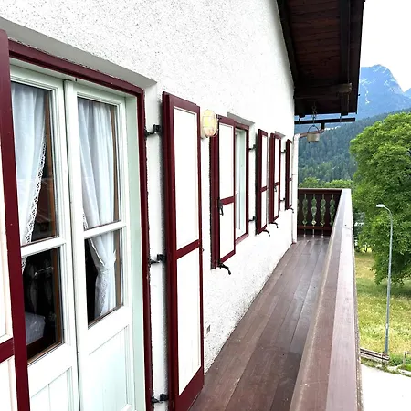 Ampezzano Con Ampia Balconata Appartement